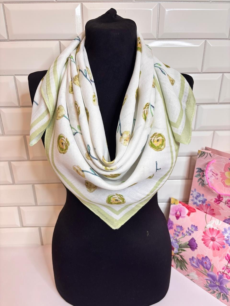 платки женские,платки шарф,красивый платок,платок женский с рисунком,платки шейный платок