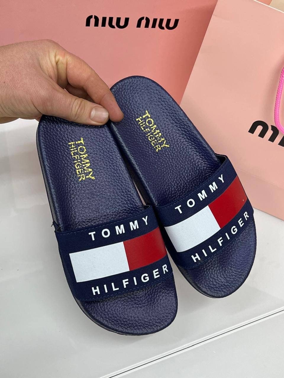 сланцы томми хилфигер мужские,шлепанцы томми хилфигер,шлепанцы tommy hilfiger,тапочки томми хилфигер,тапки томми хилфигер мужские