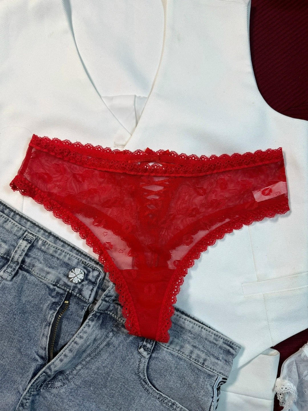 женские кружевные стринги,стринги кружевные,кружевные женские трусики,черные кружевные стринги женские,кружевные стринги с открытой промежностью