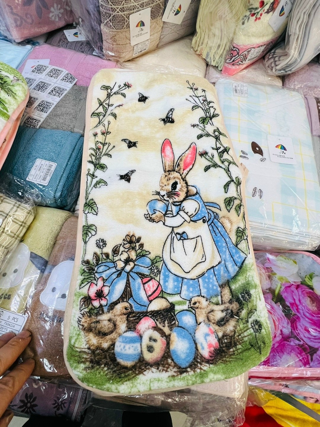 полотенце кухонное с кроликом,полотенце с кроликом,полотенце с зайцами,кухонные полотенца,полотенце пасхальное