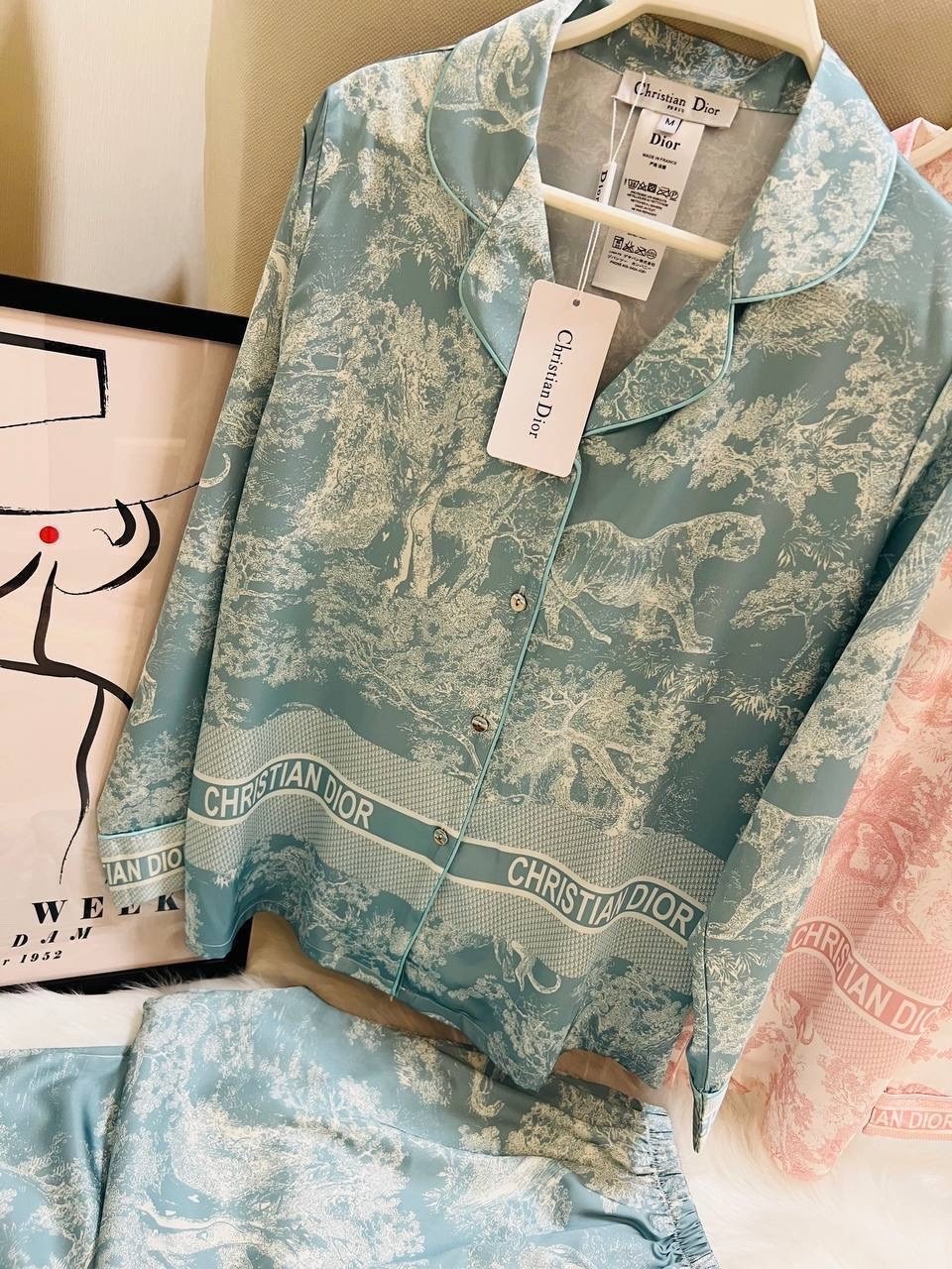 пижама женские,костюм в пижамном стиле,атласные пижамы с принтом,пижама женская шелковая со штанами,пижама dior