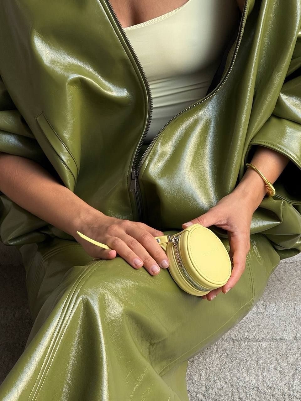 стильные наряды,женский костюм,женские наряды,кожаная куртка