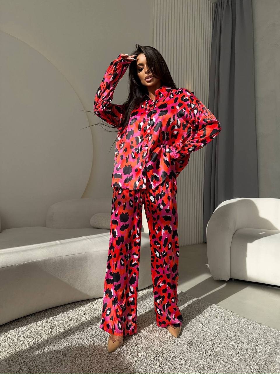 шелковый домашний костюм в пижамном стиле,леопардовые костюмы,костюм в пижамном стиле,костюм женский,шелковый костюм в пижамном стиле