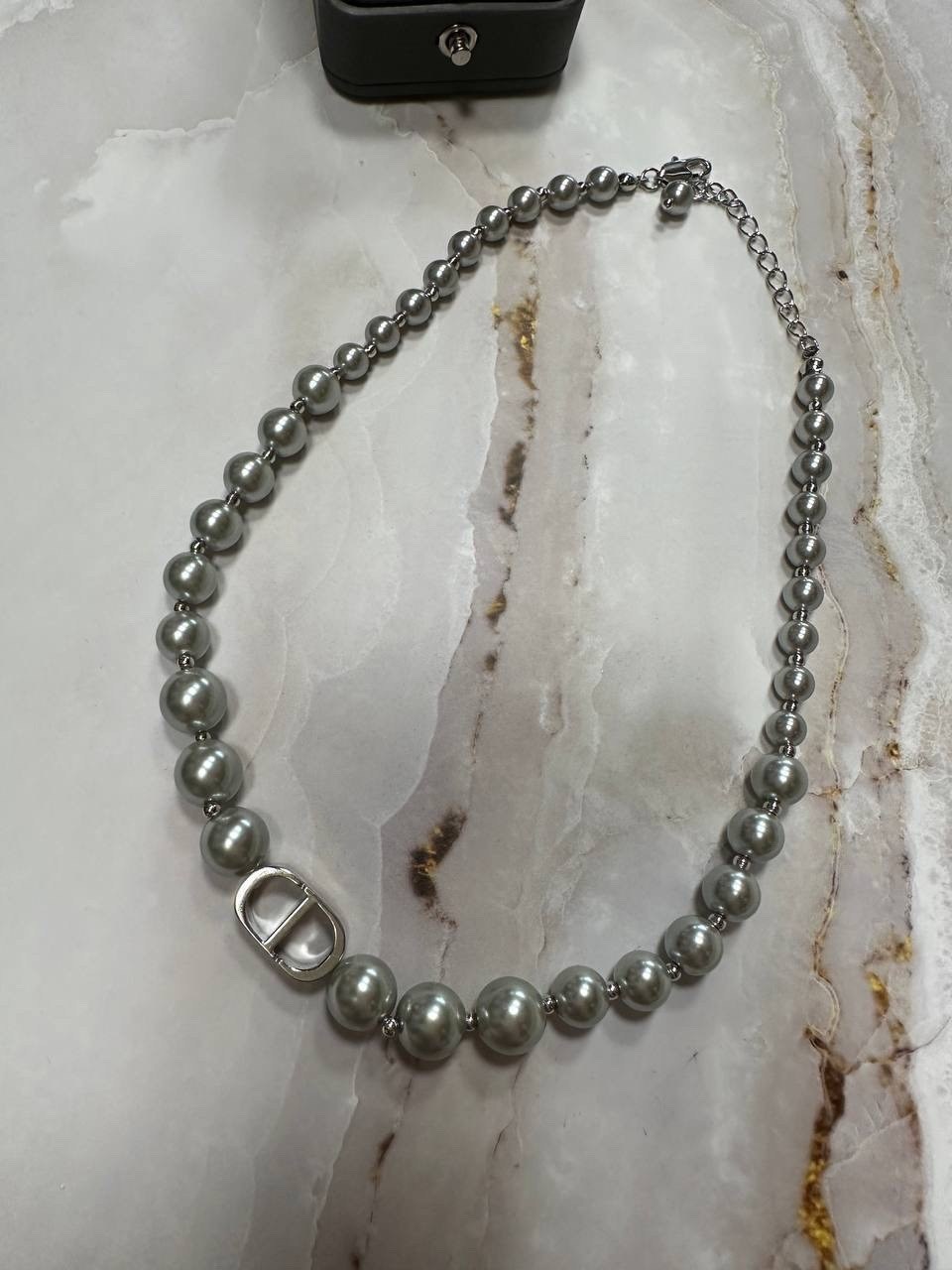 жемчужное ожерелье,ожерелье,жемчужный чокер диор,цепь кристиан диор,чокер цепочка с жемчужными бусинами ожерелье на шею