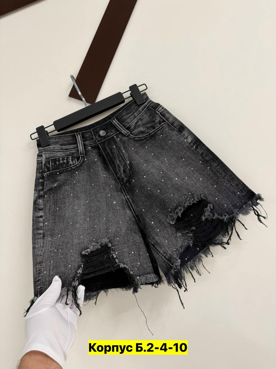 женские джинсовые шорты,джинсовые шорты,шорты джинсовые со стразами,шорты женские,летние джинсовые шорты