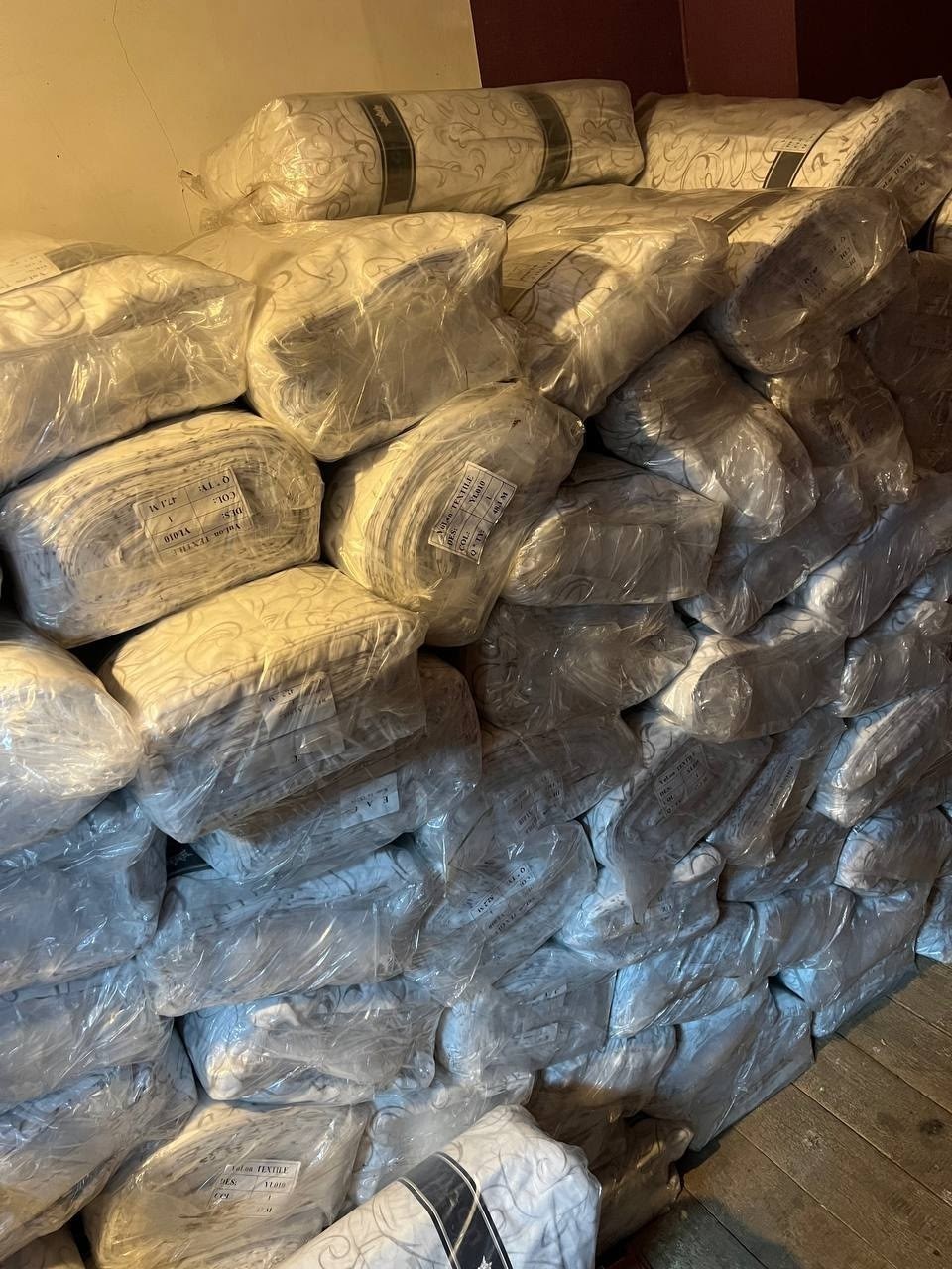 тюль в гостиной,тюль ажурная,тюль с вензелями,тюль с имитацией льна,шторы с вензелями