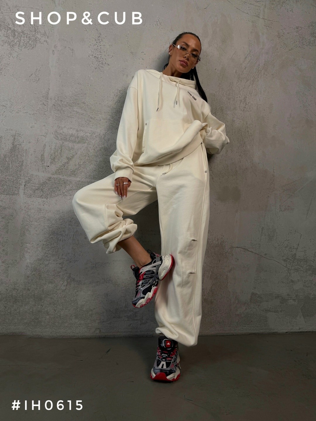 кроссовки adidas,кроссовки,кроссовки женские,повседневные кроссовки,брендовые кроссовки