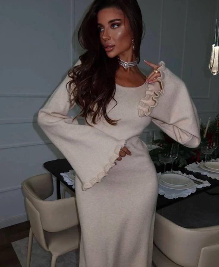 женское трикотажное платье макси,женское трикотажное платье-макси с открытой спиной и оборками,трикотажное платье,трикотажное длинное платье,женское трикотажное длинное платье chronstyle