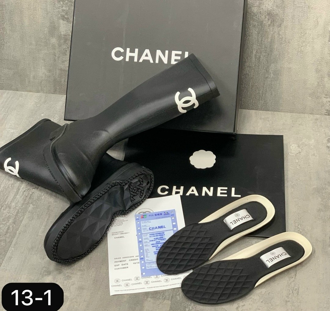 резиновые сапоги chanel,женские резиновые сапоги chanel черные,chanel черные резиновые сапоги для женщин,шанель сапоги резиновые,чёрные резиновые сапоги chanel