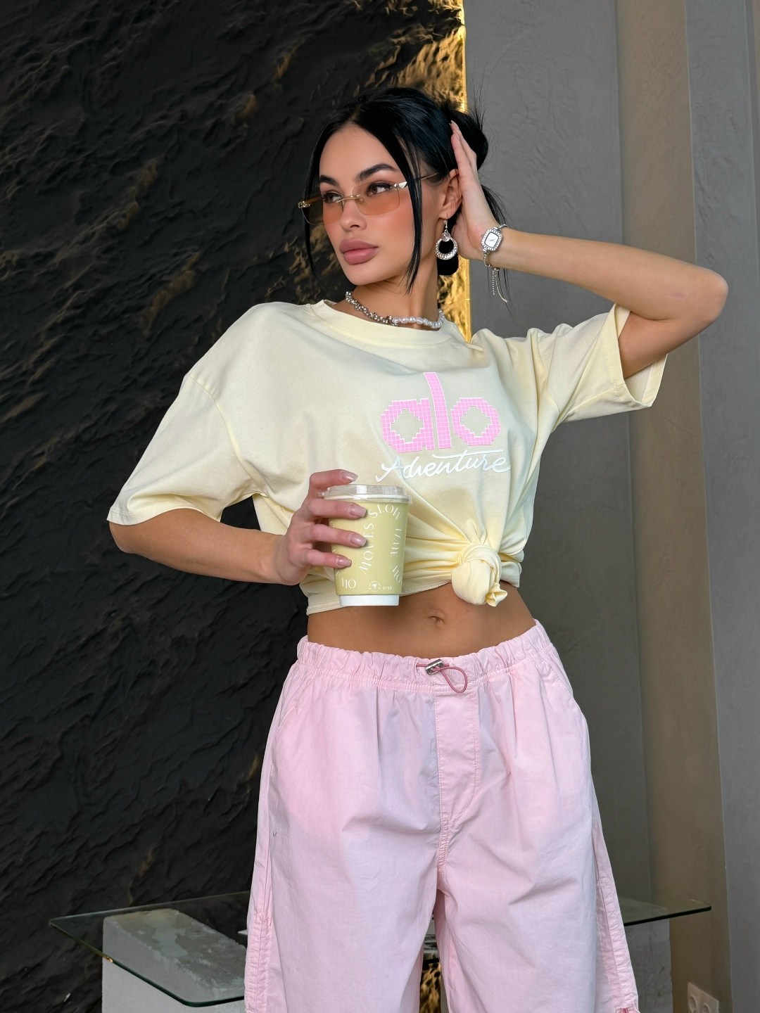 футболки женская,розовые шорты,футболки женские модные,костюм женский,шорты модные