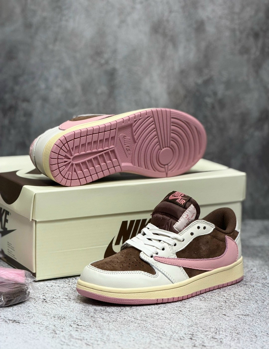 кеды travis scott x air jordan 1 pink oxford,кроссовки nike travis scott x air jordan 1 low,nike air jordan 1 low x travis scott,кроссовки nike air jordan 1 low travis scott,nike air jordan 1 low trav