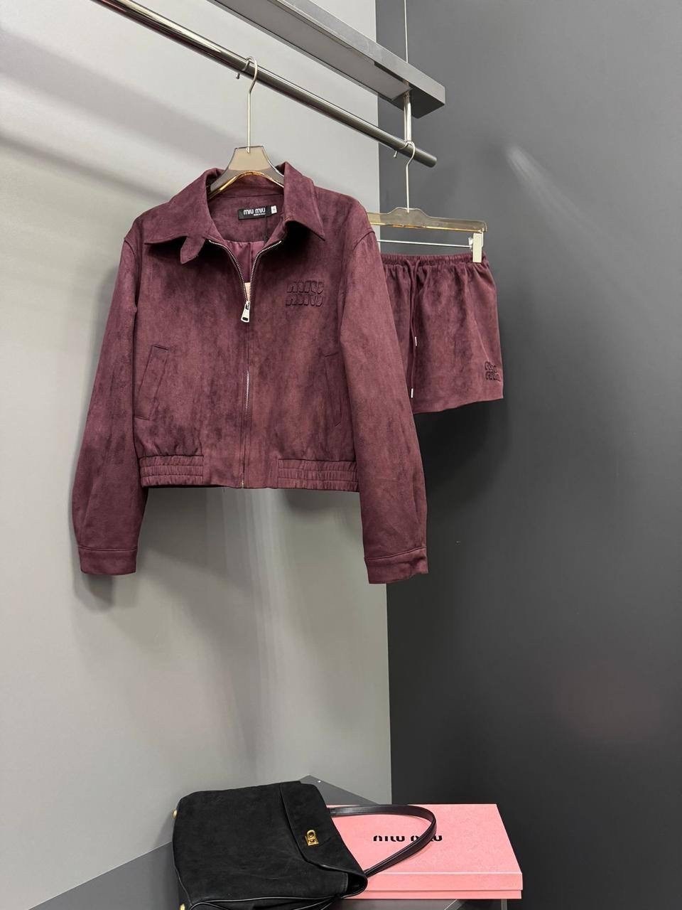 костюм с юбкой,женские костюмы с юбкой,костюм юбка и пиджак,костюм из микровельвета,вельветовый костюм с юбкой