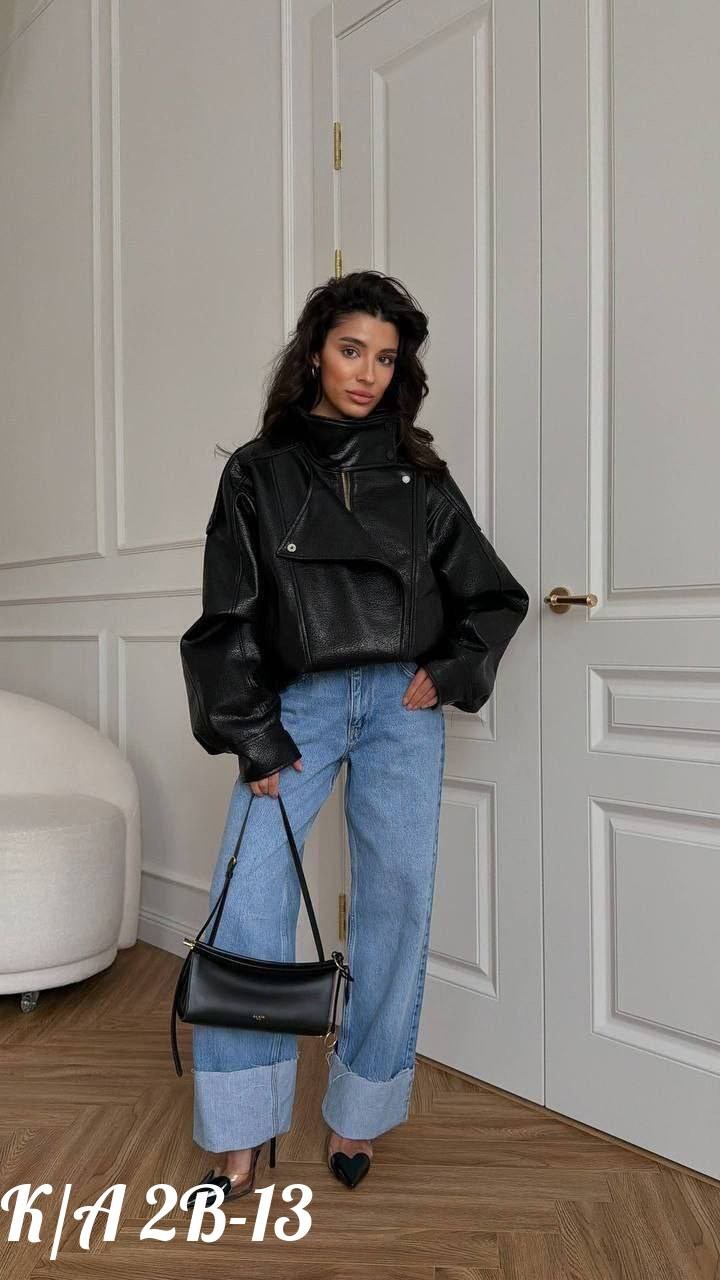 модные джинсы,женские джинсы,куртка кожаная женская,голубые джинсы,женские джинсы в уличном стиле