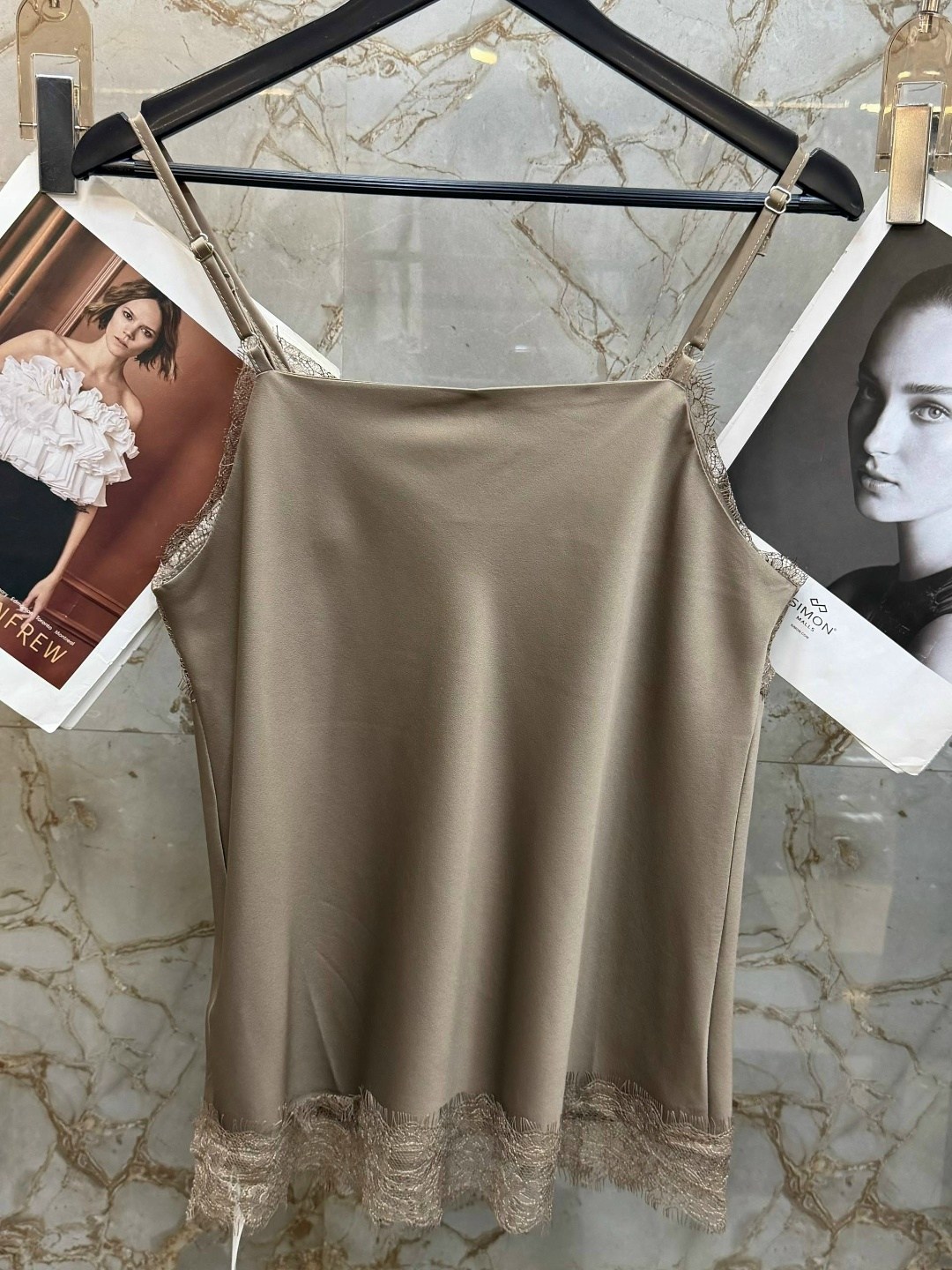 майка с кружевом,шелковый топ,топ с кружевом,майка с кружевом шелковая,атласный топ с кружевом