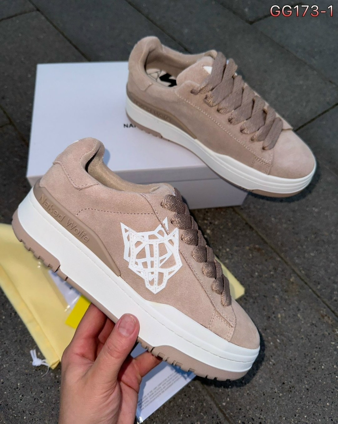 ,кеды брендовые,salvatore ferragamo кеды,замшевые кроссовки,замшевые кеды