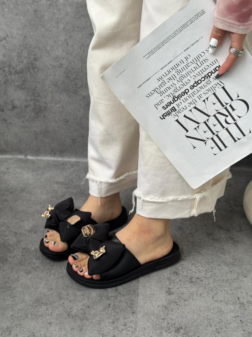 шлепанцы женские,женские шлепки,,модные шлепанцы,шлепанцы стильные