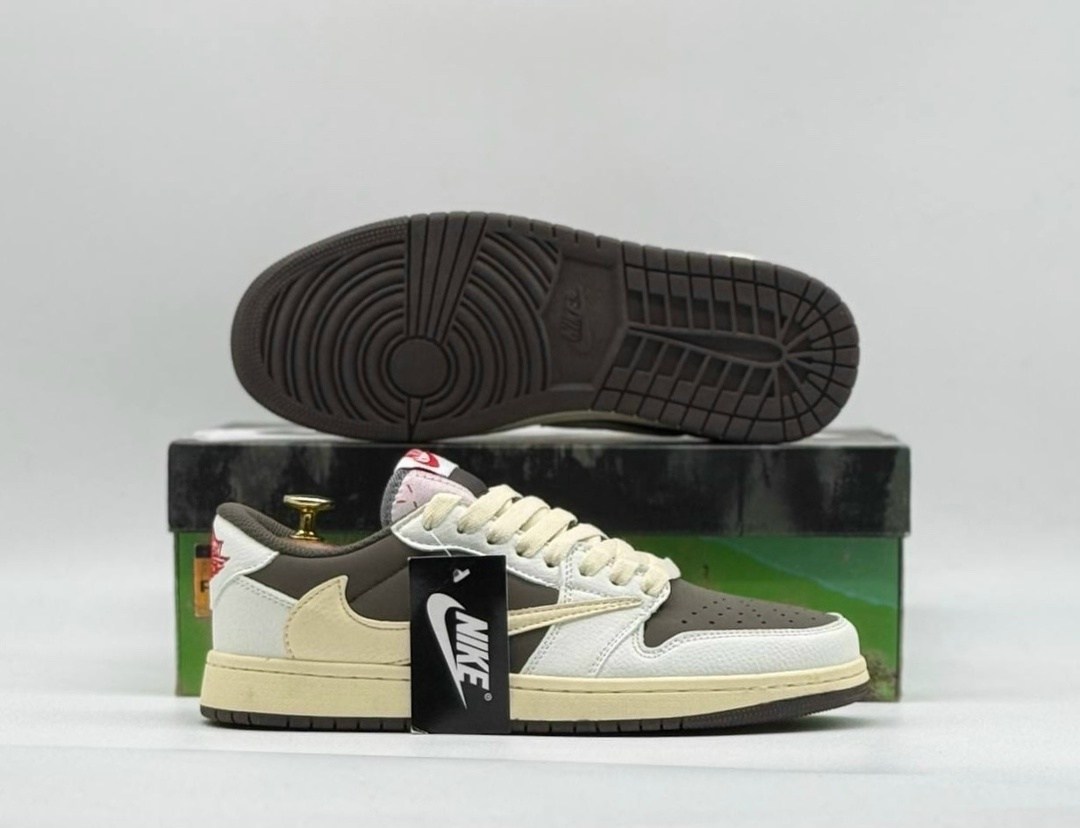 кроссовки nike air jordan 1 low x travis scott,nike air jordan 1 low travis scott,кроссовки travis scott x air jordan 1 low,nike air jordan 1 low travis scott reverse mocha,кроссовки travis scott x ni