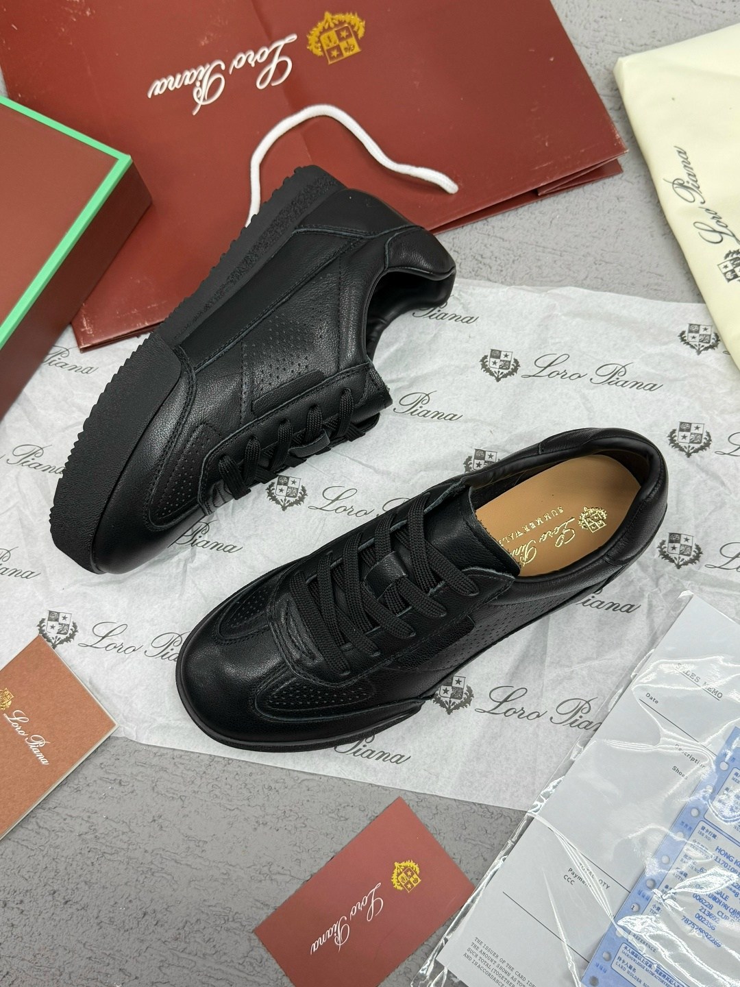 ,кожаные кроссовки мужские,мужские кроссовки,кожаные кроссовки,роберто кавалли  мужская