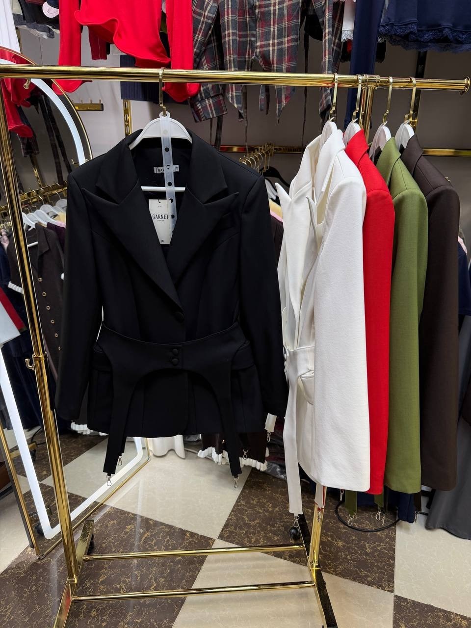 жакет,красный жакет,красный пиджак женский,приталенный жакет,женский пиджак