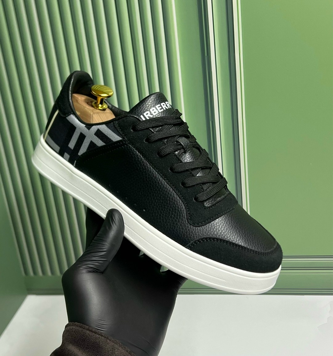 ,кроссовки fendi,кроссовки burberry,кроссовка мужской,кеды фенди