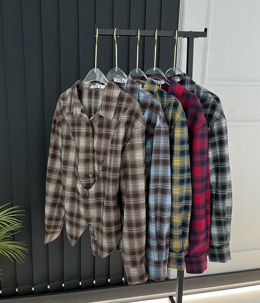 рубашка оверсайз в клетку betrendy wear,рубашка женская оверсайз в клетку,рубашка в клетку женская,рубашка в клетку с майкой beststyle,рубашка в клетку