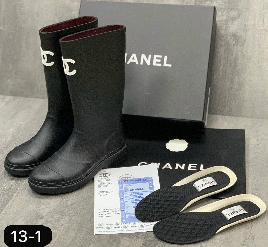 резиновые сапоги chanel,женские резиновые сапоги chanel черные,chanel черные резиновые сапоги для женщин,шанель сапоги резиновые,чёрные резиновые сапоги chanel