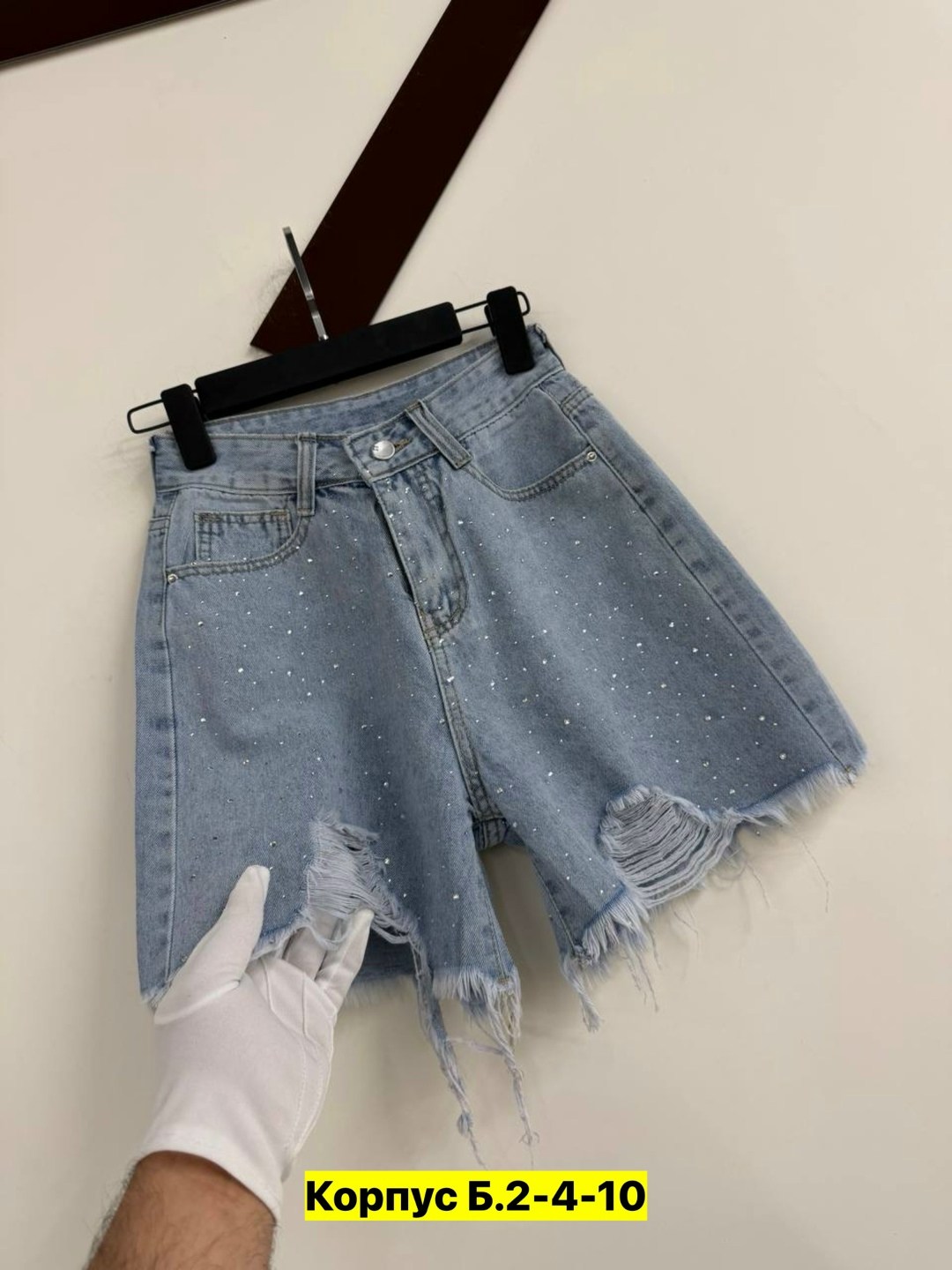 женские джинсовые шорты,джинсовые шорты,шорты джинсовые со стразами,шорты женские,летние джинсовые шорты