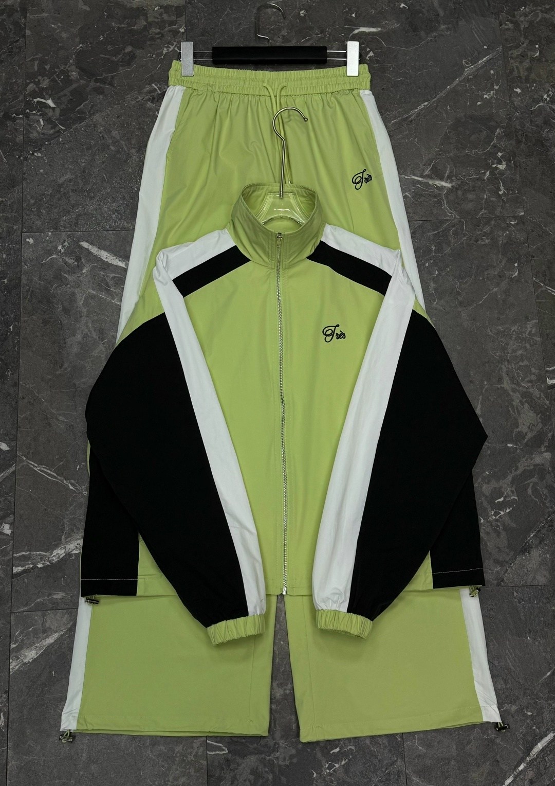 костюм женский "девяностые" розовый,спортивный костюм женский плащевка адидас,костюм спортивный,женский спортивный костюм,женский спортивный костюм из плащевки