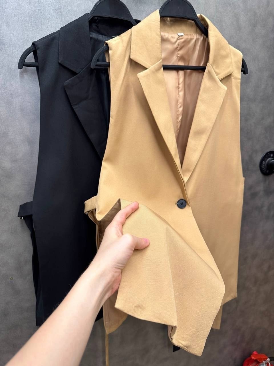 женский длинный жилет бежевый,жилет приталенный удлиненный,женский жилет,жилет удлиненный,женский деловой жилет