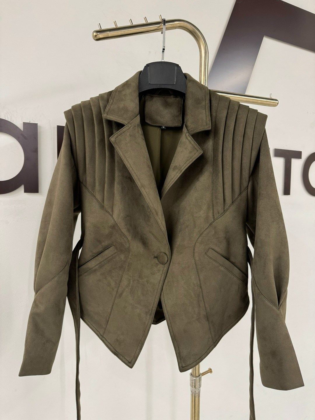 замшевая куртка,куртка женская,куртка кожаная,женская кожаная куртка,куртка с поясом