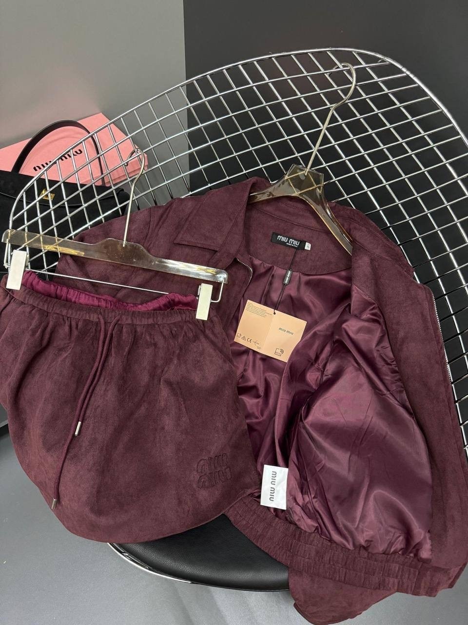 костюм с юбкой,женские костюмы с юбкой,костюм юбка и пиджак,костюм из микровельвета,вельветовый костюм с юбкой