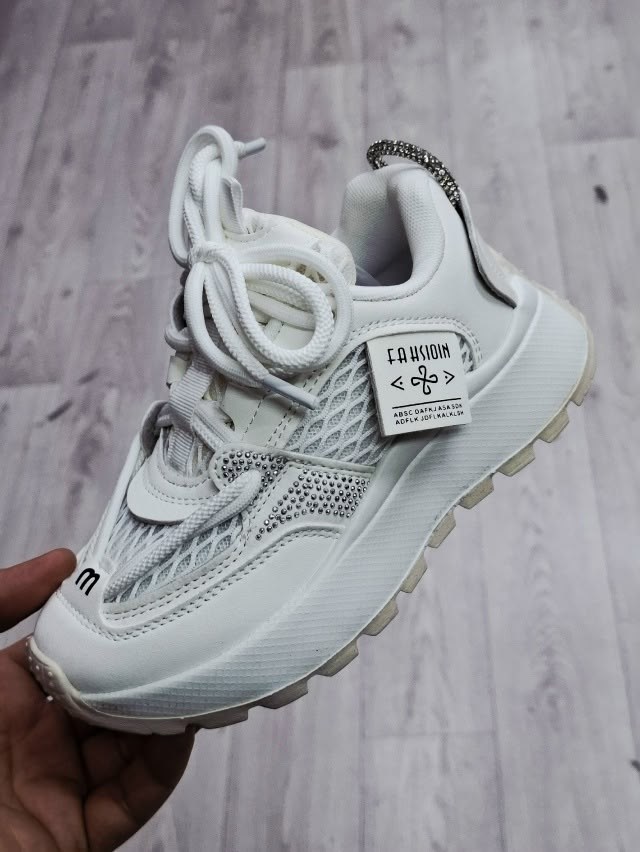 кроссовки женскиe,кроссовки,кроссовки стильные,кроссовки дизайнерские,повседневные кроссовки