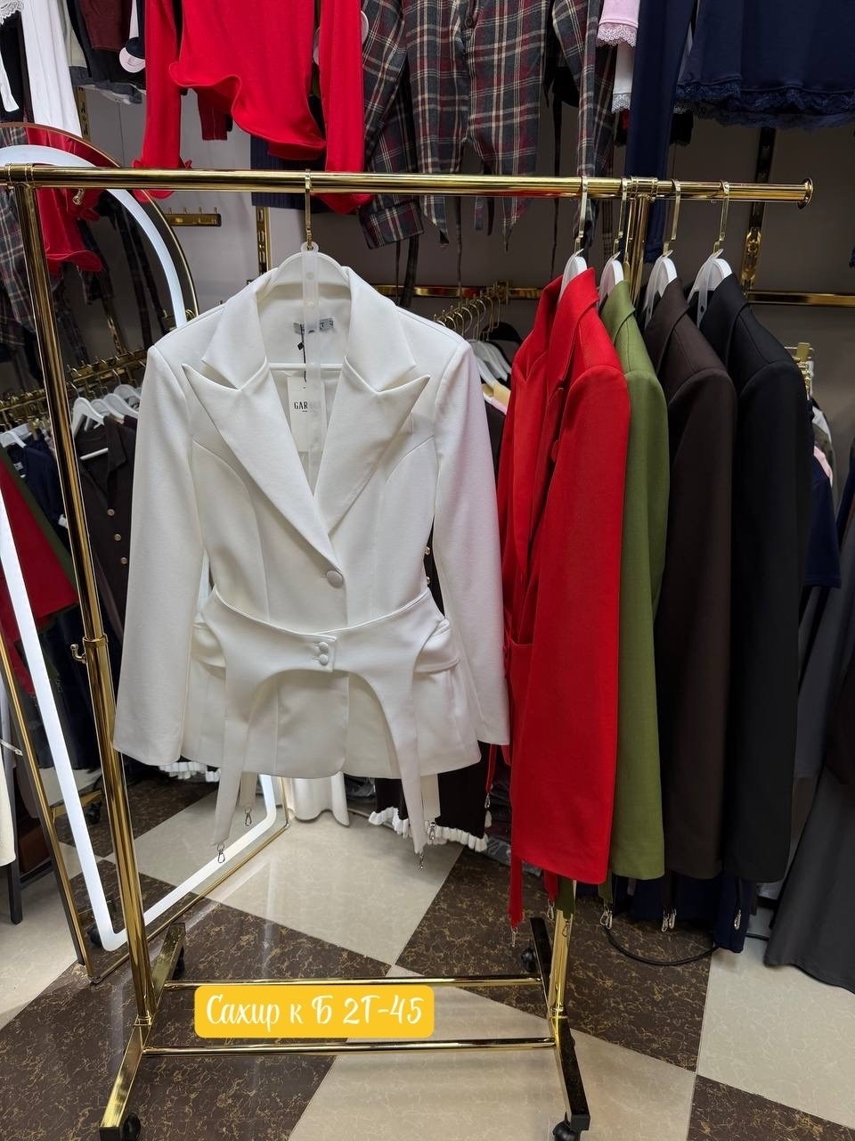 жакет,красный пиджак женский,женские жакеты,жакет с баской,пиджак