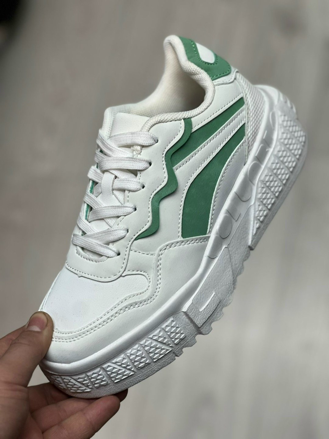 женские кроссовки,,модные кроссовки,кроссовки женские весна,кроссовки женские модные