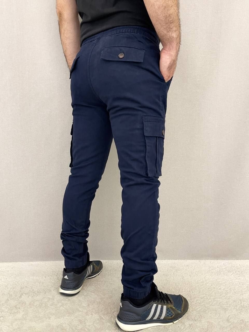 джоггеры мужские,мужские брюки джоггеры,брюки джоггеры,джоггеры серые,брюки джоггеры карго