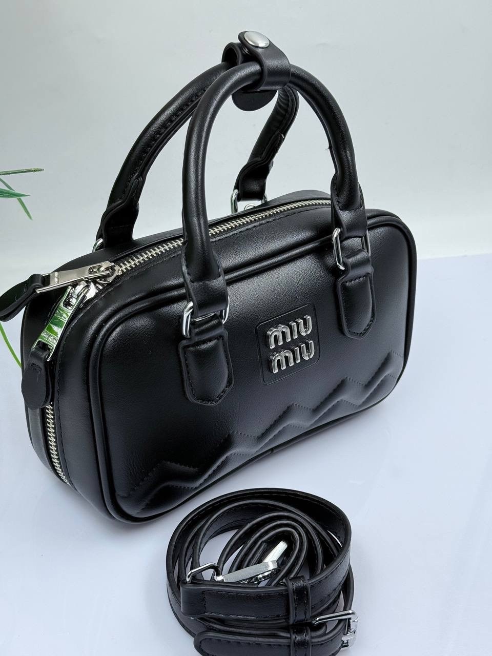 сумка мини через плечо miu miu,сумка miu miu,женская сумка miu miu,сумка миу миу,miu стеганая мини-сумка arcadie черный