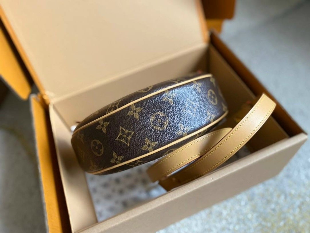 сумка на плечо louis vuitton,сумка луи виттон полумесяц,cумка louis vuitton,женская сумка louis vuitton,louis vuitton сумка полумесяц на плечо