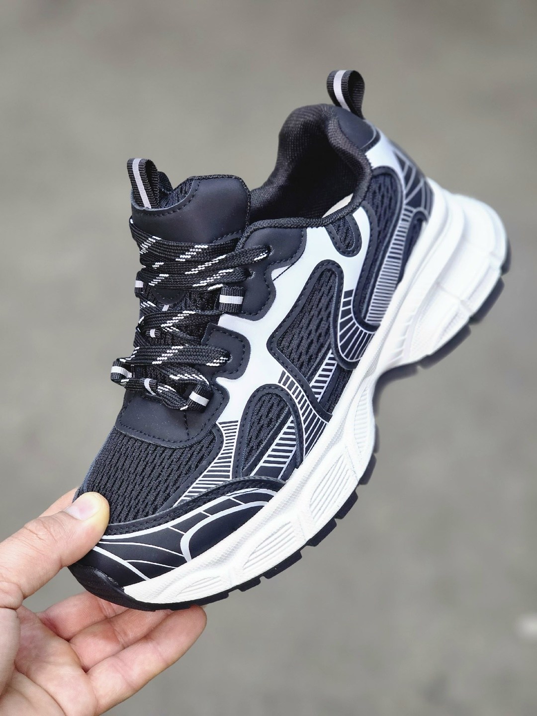 кроссовки модные,массивные кроссовки,кроссовки женские,повседневные кроссовки,спортивная