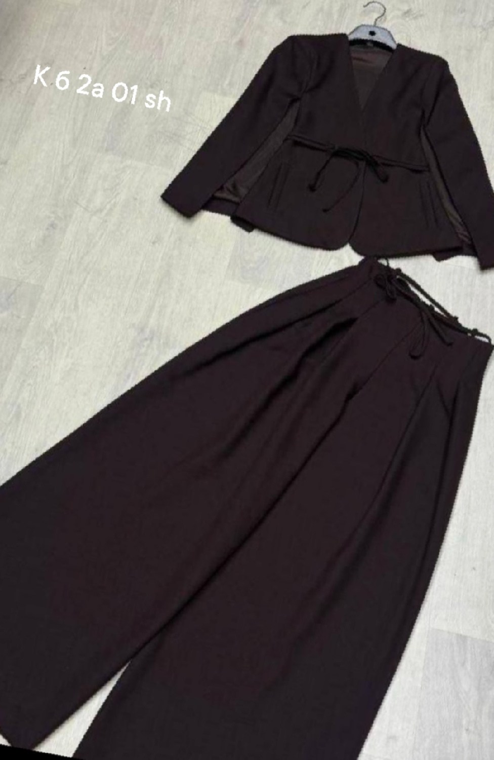 женский брючный костюм,костюм классический,женский костюм,костюм женский с брюками палаццо,костюм брючной