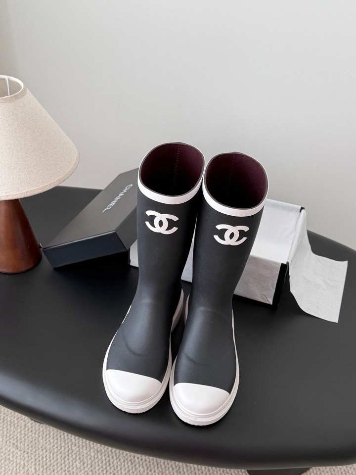 резиновые сапоги шанель,резиновые сапоги chanel,сапоги chanel,шанель сапоги резиновые защита от дождя и снега,женские резиновые сапоги chanel