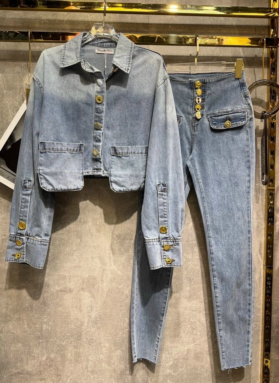 женская джинсовая куртка,джинсовая куртка,джинсовый пиджак,джинсовая куртка с карманами,голубые джинсы