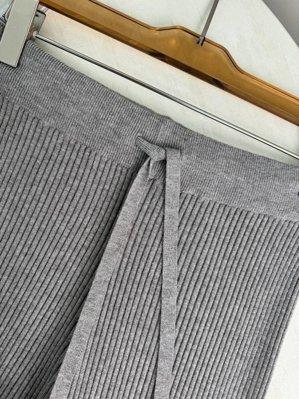 стильные костюмы,оверсайз костюм,трикотажный костюм лапша с брюками,трикотажный костюм с брюками,женский костюм серый