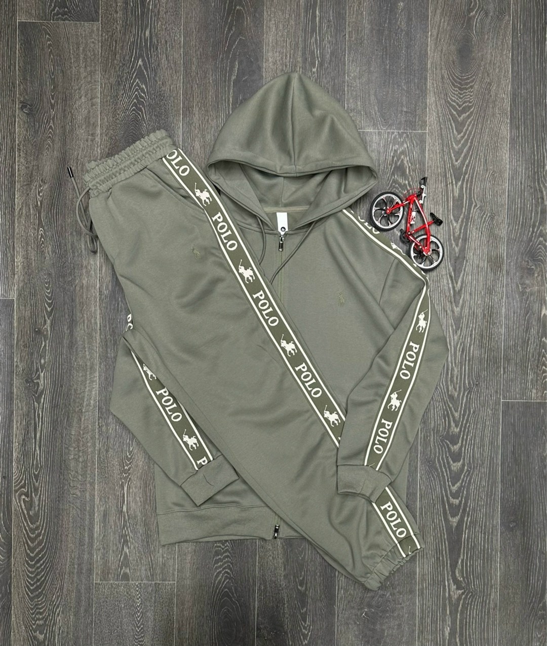 спортивный костюм dolce gabbana мужской,мужской спортивный костюм,спортивный костюм,костюм дольче габбана мужской,спортивный костюм дольче габбана мужской