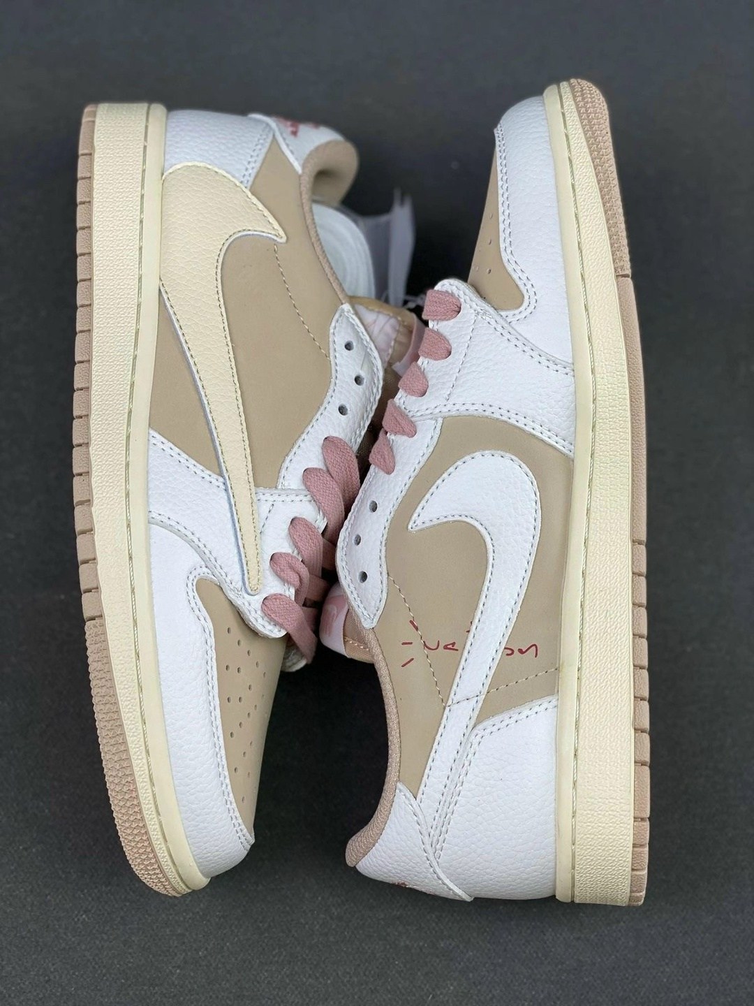 кроссовки travis scott x air jordan 1 low,nike air jordan 1 low travis scott reverse mocha,air jordan 1 low travis scott,nike air jordan 1 travis scott low,кроссовки nike air jordan 1 low x travis sco