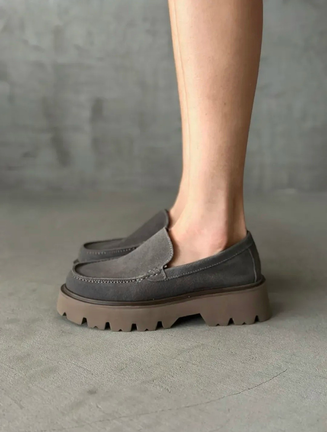 женские лоферы,лоферы бежевые, женская,лоферы из замши женские,замшевые лоферы