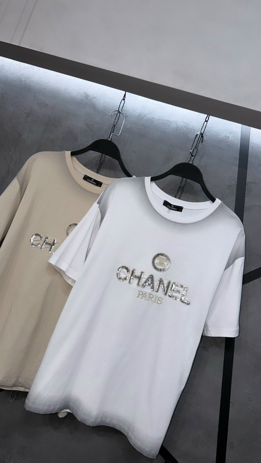 футболка chanel,футболка женская chanel,футболки модные,шанель одежда,футболки для женщин