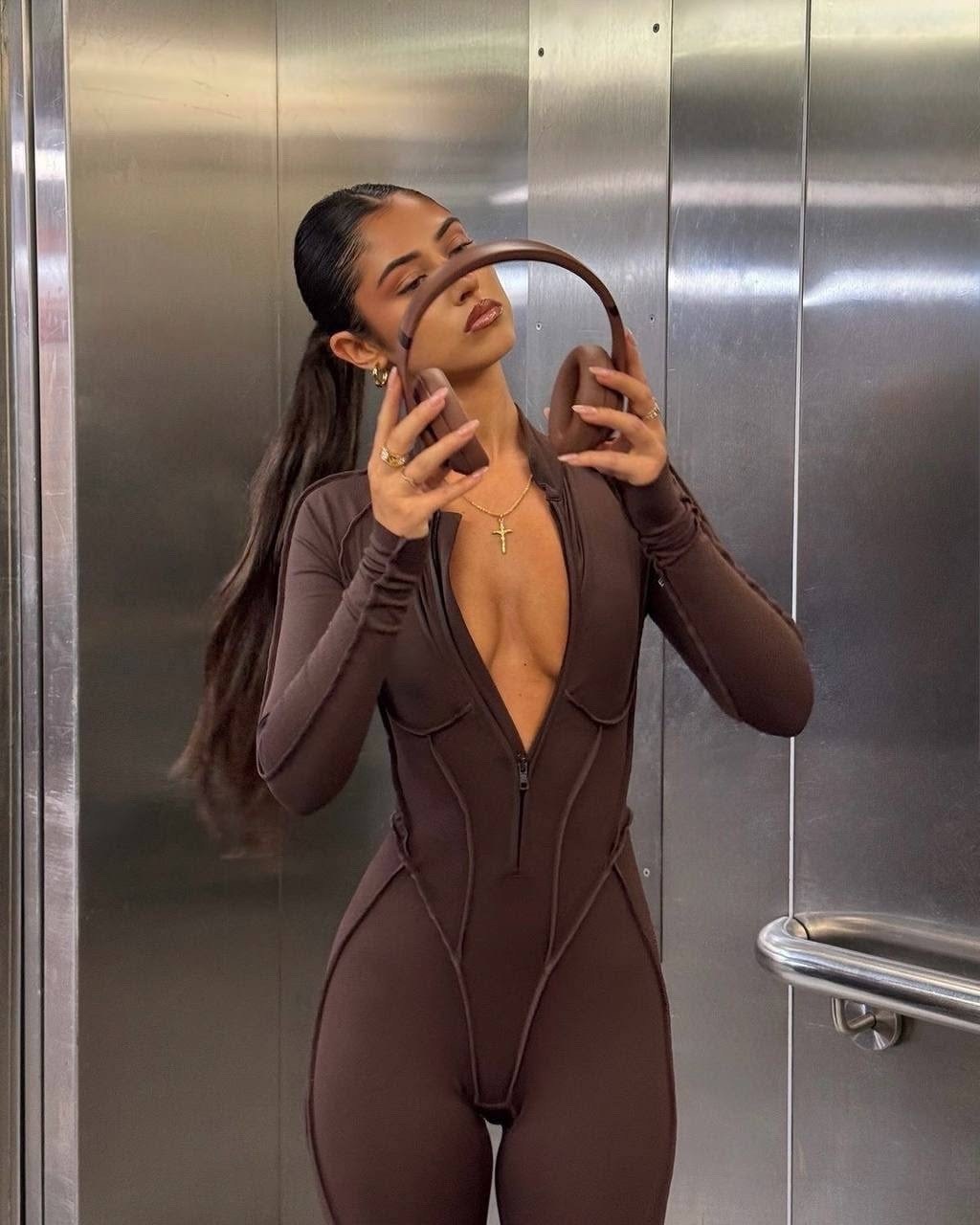 комбинезон спортивный,комбинезоны для фитнеса,женский спортивный комбинезон,комплект для фитнеса,комбинезон с открытой спиной