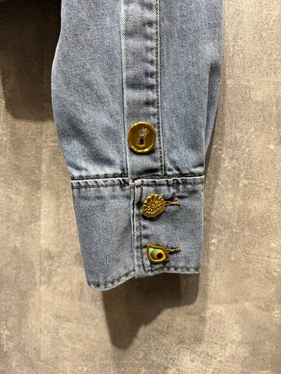 джинсовые куртки женские,джинсовая куртка,укороченная джинсовая куртка,короткая джинсовая куртка,женская короткая джинсовая куртка