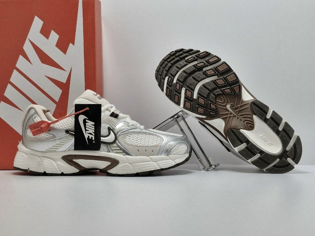 nike кроссовки,кроссовки v5 rnr nike,,кроссовки nike v5 rnr white black silver,кроссовки для мужчин