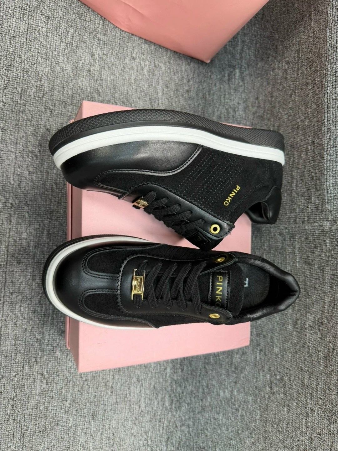 ,женские кроссовки,женская ,обуви,модная женская